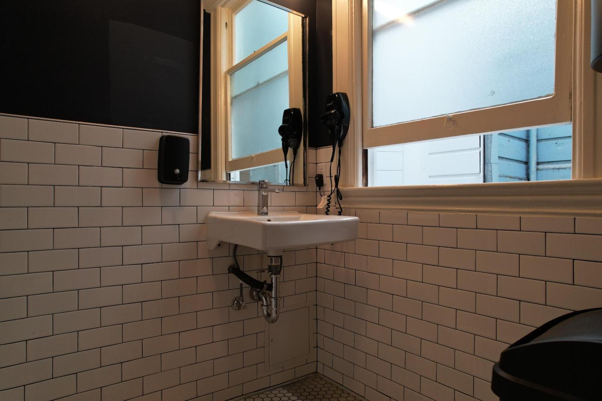 Chambre Double avec Salle de Bains Commune